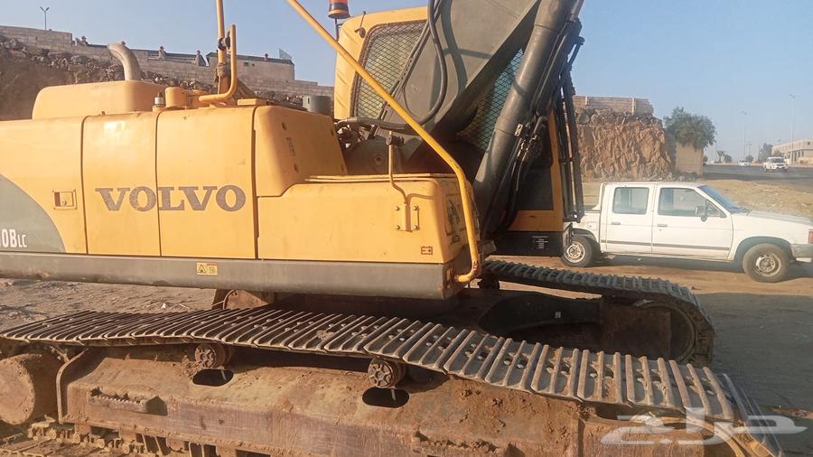 Buklein Volvo 210 Al-Futtaim with Hammer Operator Required64501229337345111