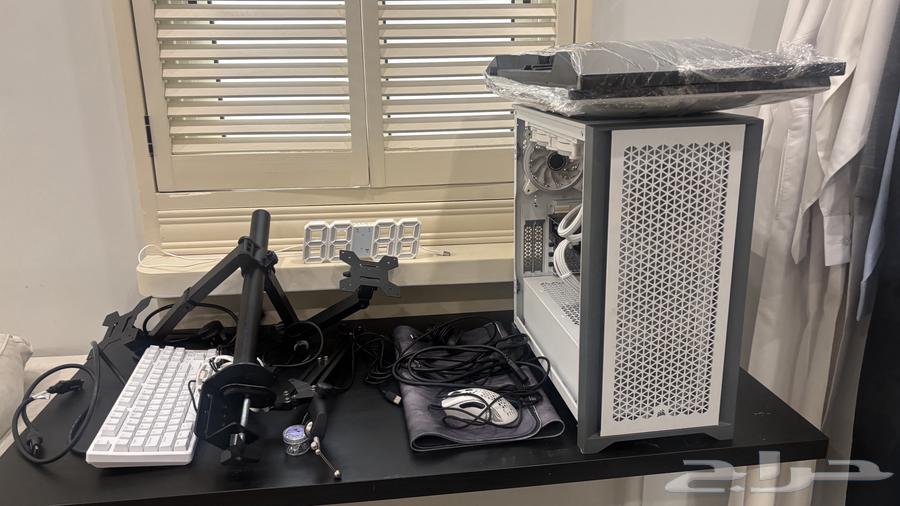 جهاز pc شبه جديد على اليوم مع جميع ملحقاته64359030154371110