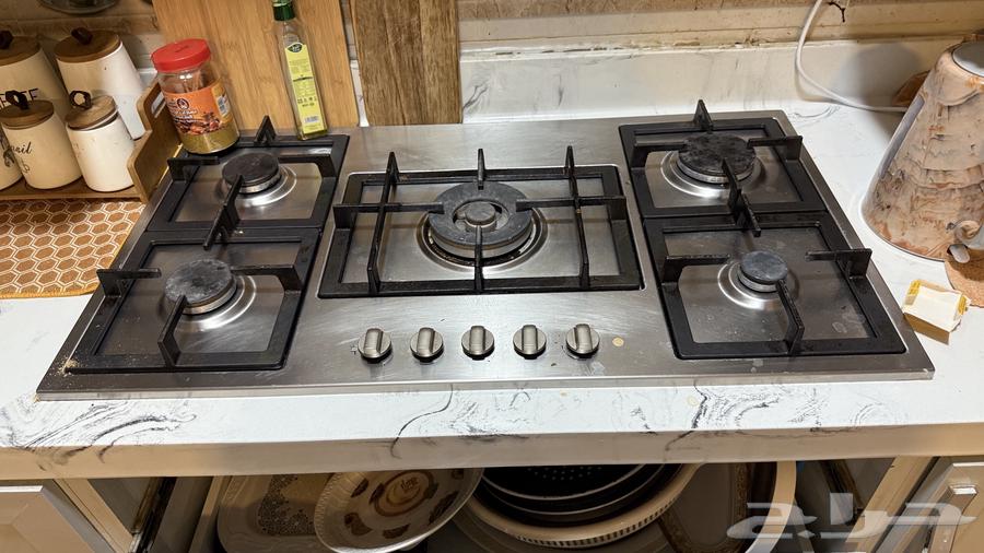 Italian gas stove, functional and in good condition64359793062785110