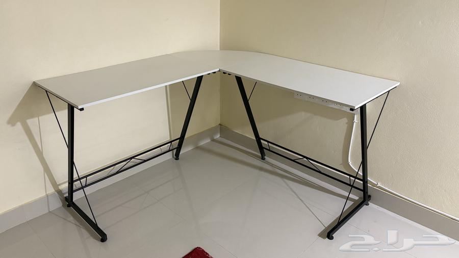 طاولة قيمنق حرف L جديده64360580226307110