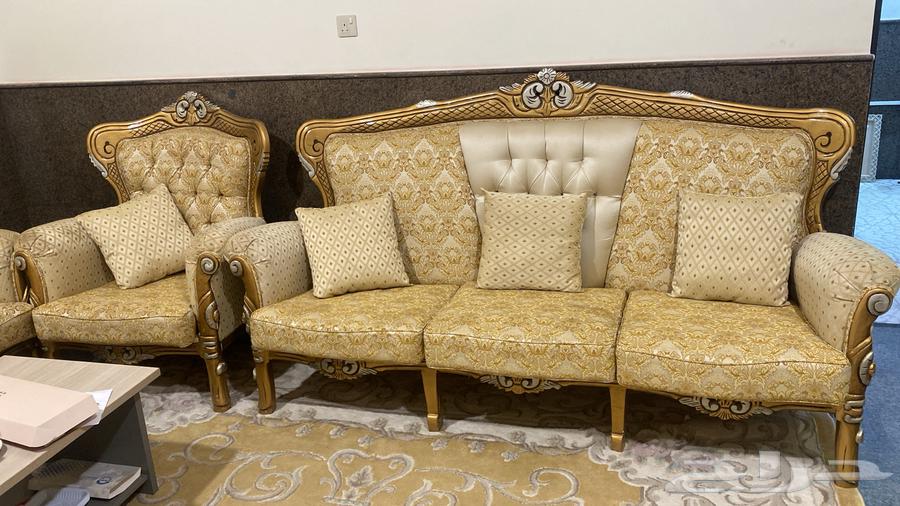 كنب كلاسيك بحالة جيدة جدا64350674453121110