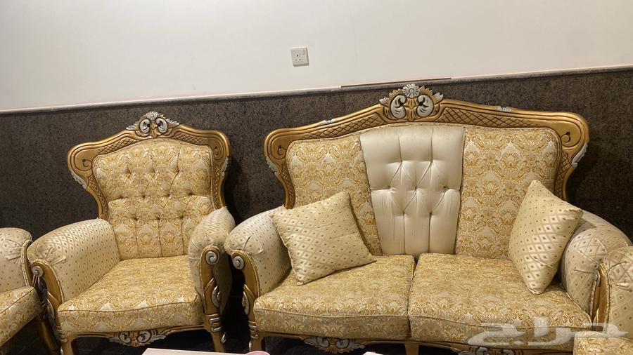 كنب كلاسيك بحالة جيدة جدا64350674453121111