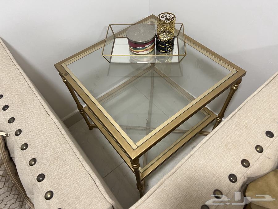 طاولة مع 4 خدمه و2 زاوية حدها 50064359346285185111