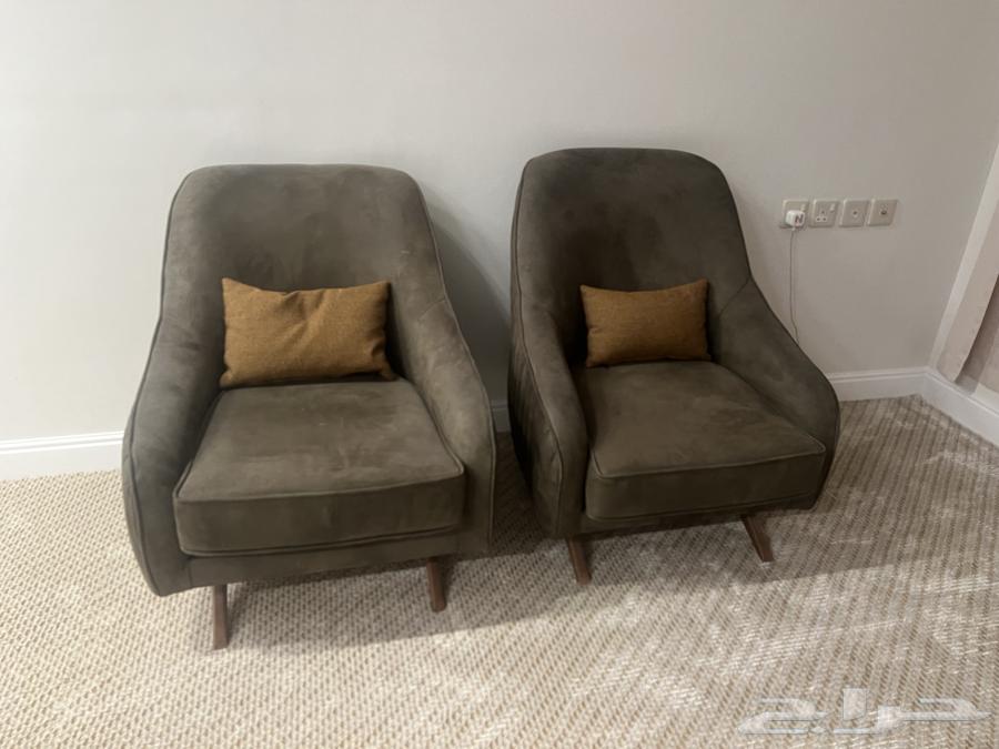 طقم كنب مودرن بحالة ممتازة للبيع64360420455938112