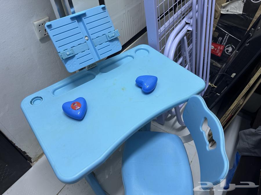 Study lamp and chair64370438993026111