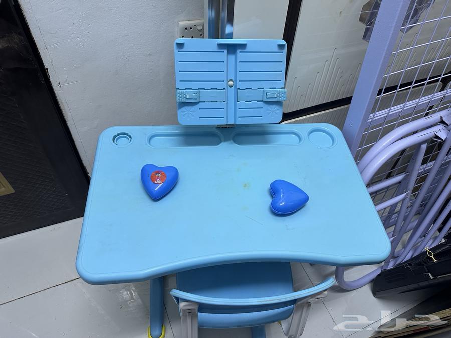 Study lamp and chair64370438993026110