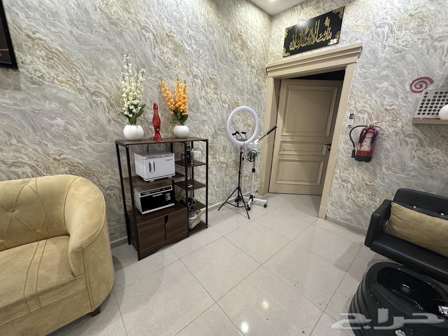 للبيع اغراض المشغل بالكامل64357350494978112