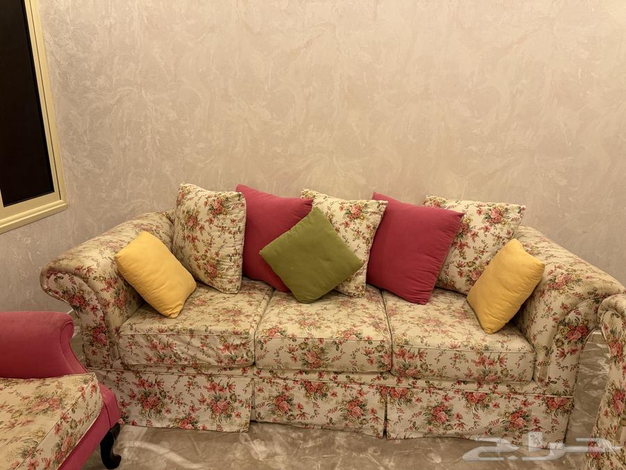 كنب مع طاولة للبيع64359102434947112