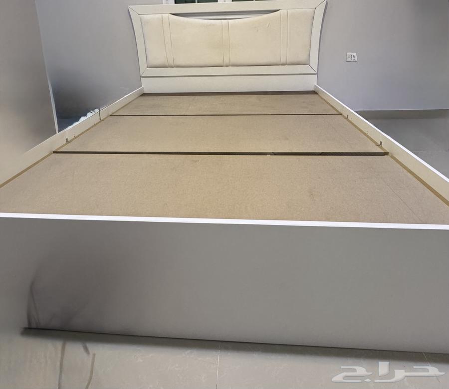 سرير مزدوج للبيع64360550686721110