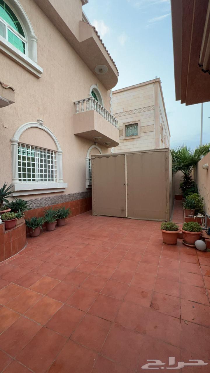 Building for sale, villa and three apartments, Al-Basatin neighborhood63613866609923111