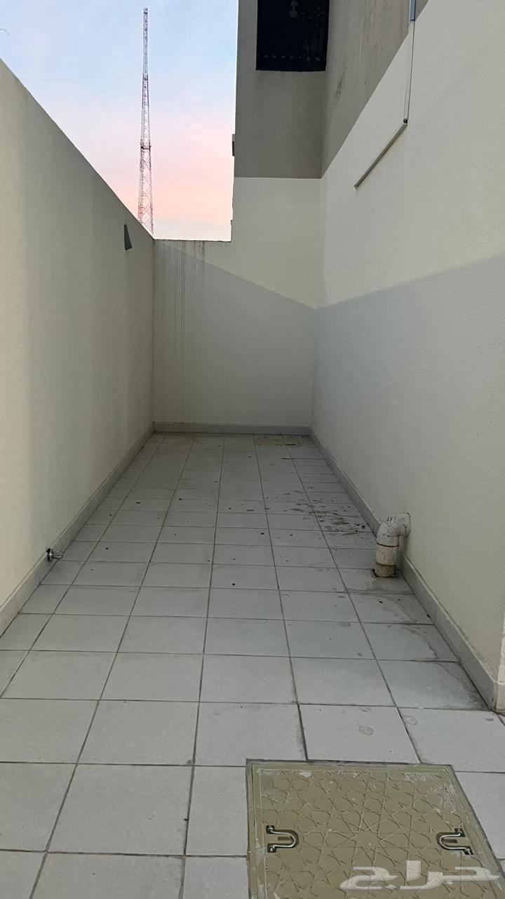 دور ارضي للبيع بمدخلين خاصه الريان. الرياض63613858686083114