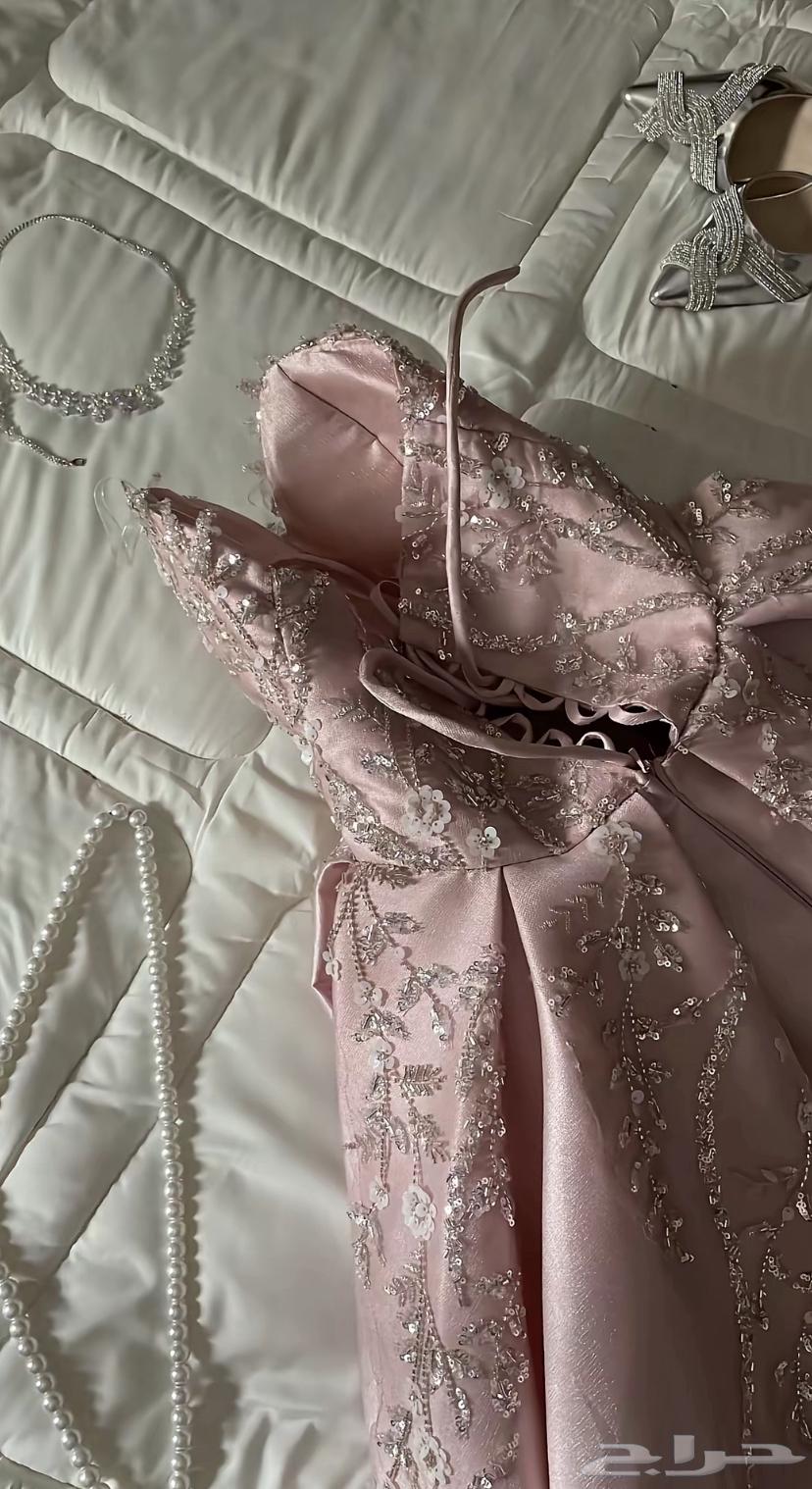 فستان مستعمل نظيف للبيع64350749161473113