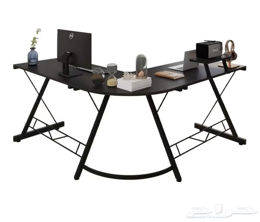 A gaming table that is almost a year old64360914781571111