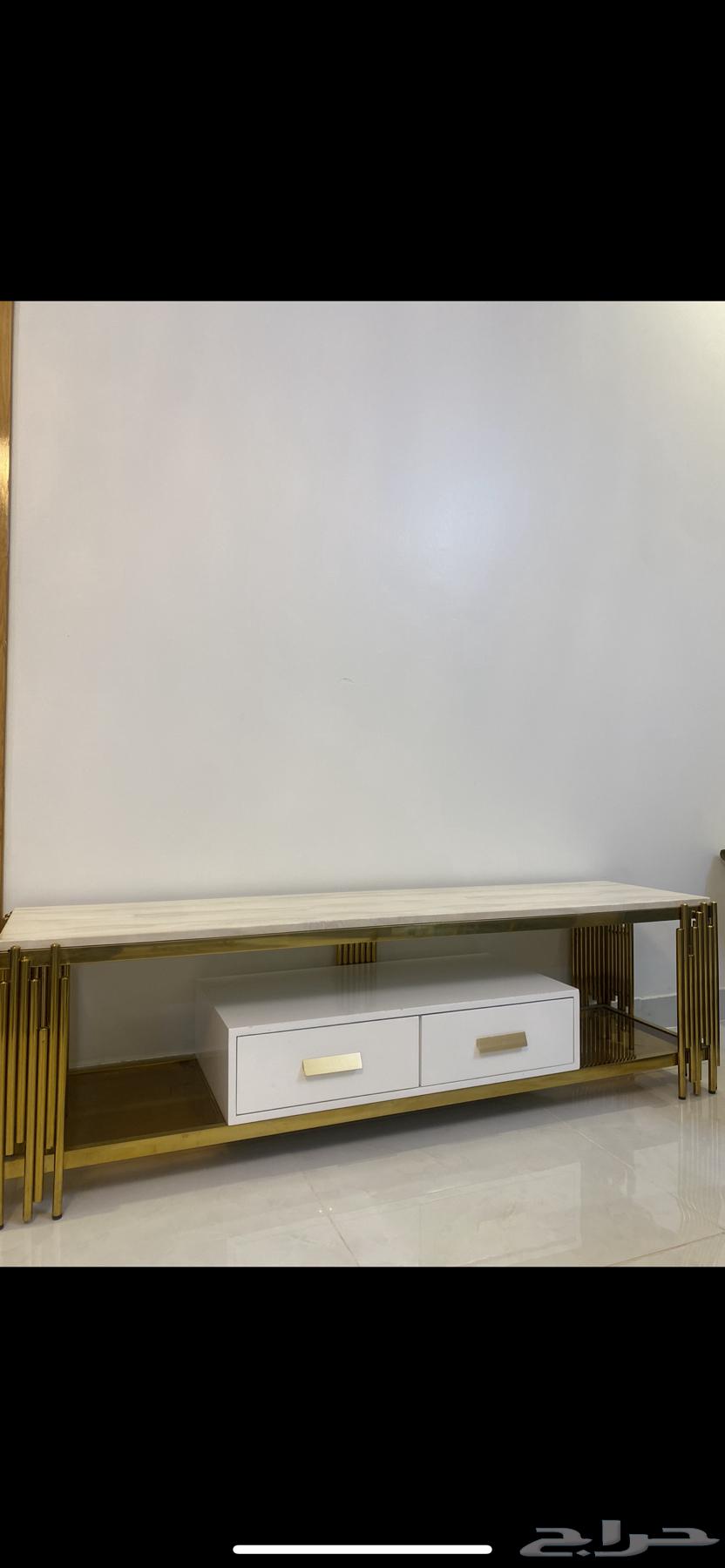 Screen table or desktop64355610850178113