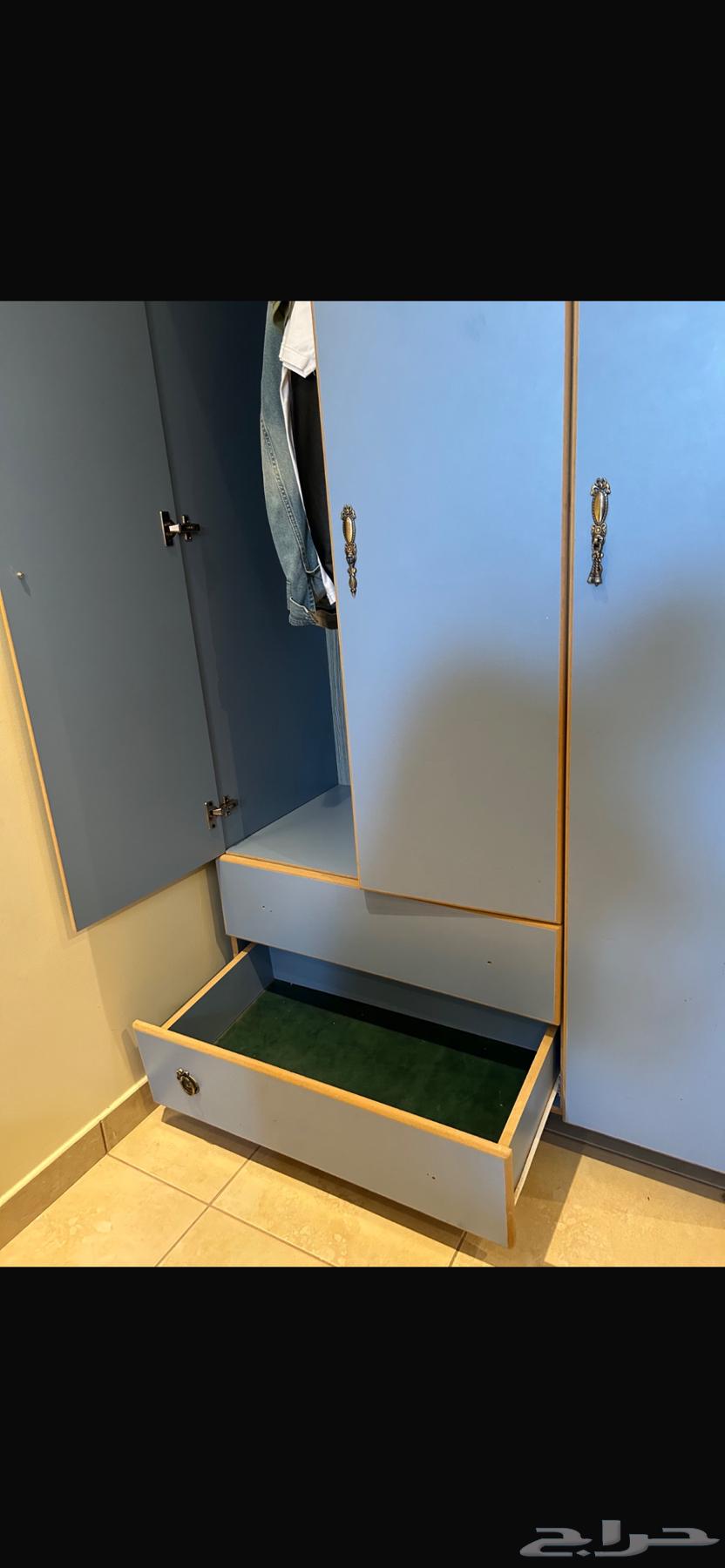 دولاب ملابس كبير للبيع المستعجل64357806718081113