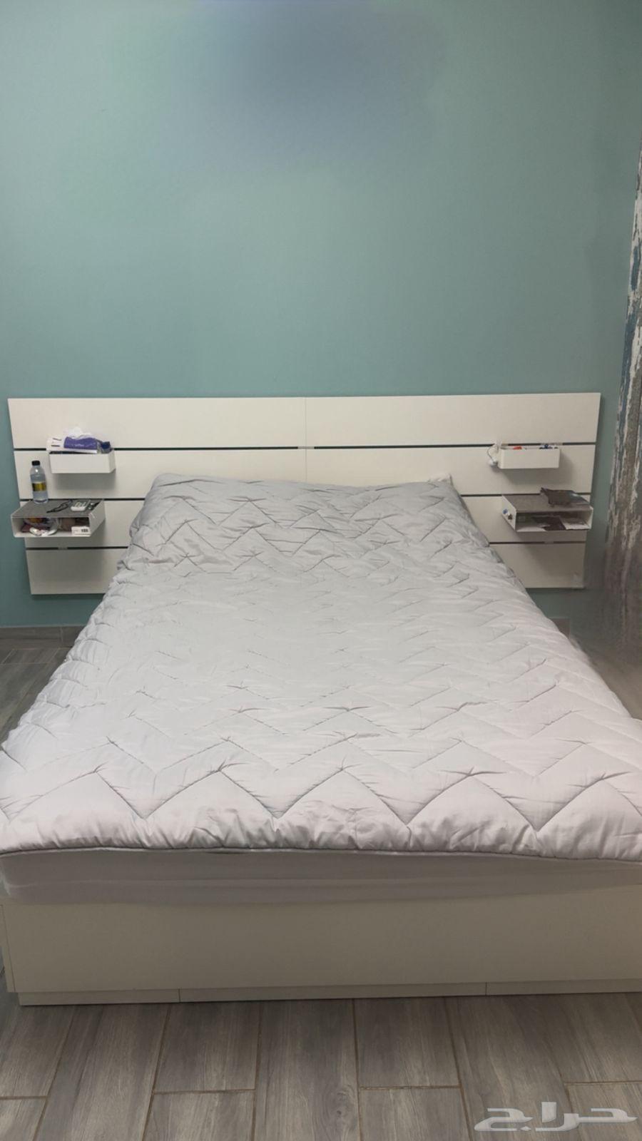 سرير ايكيا 200 160 نظيف جداا64360290621570110