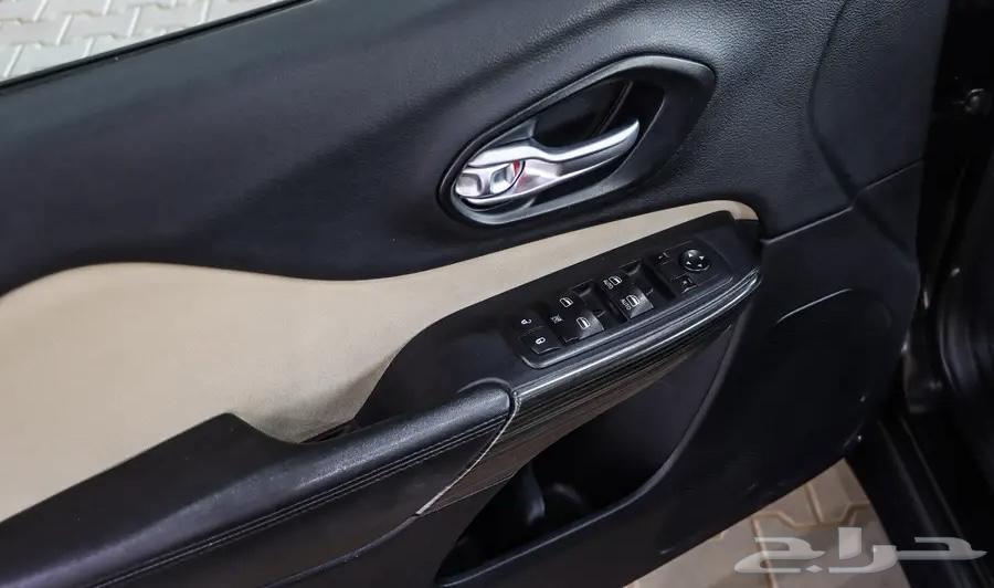 جيب شيروكي سبورت وكاله حاله ممتازه 201664500588585219114