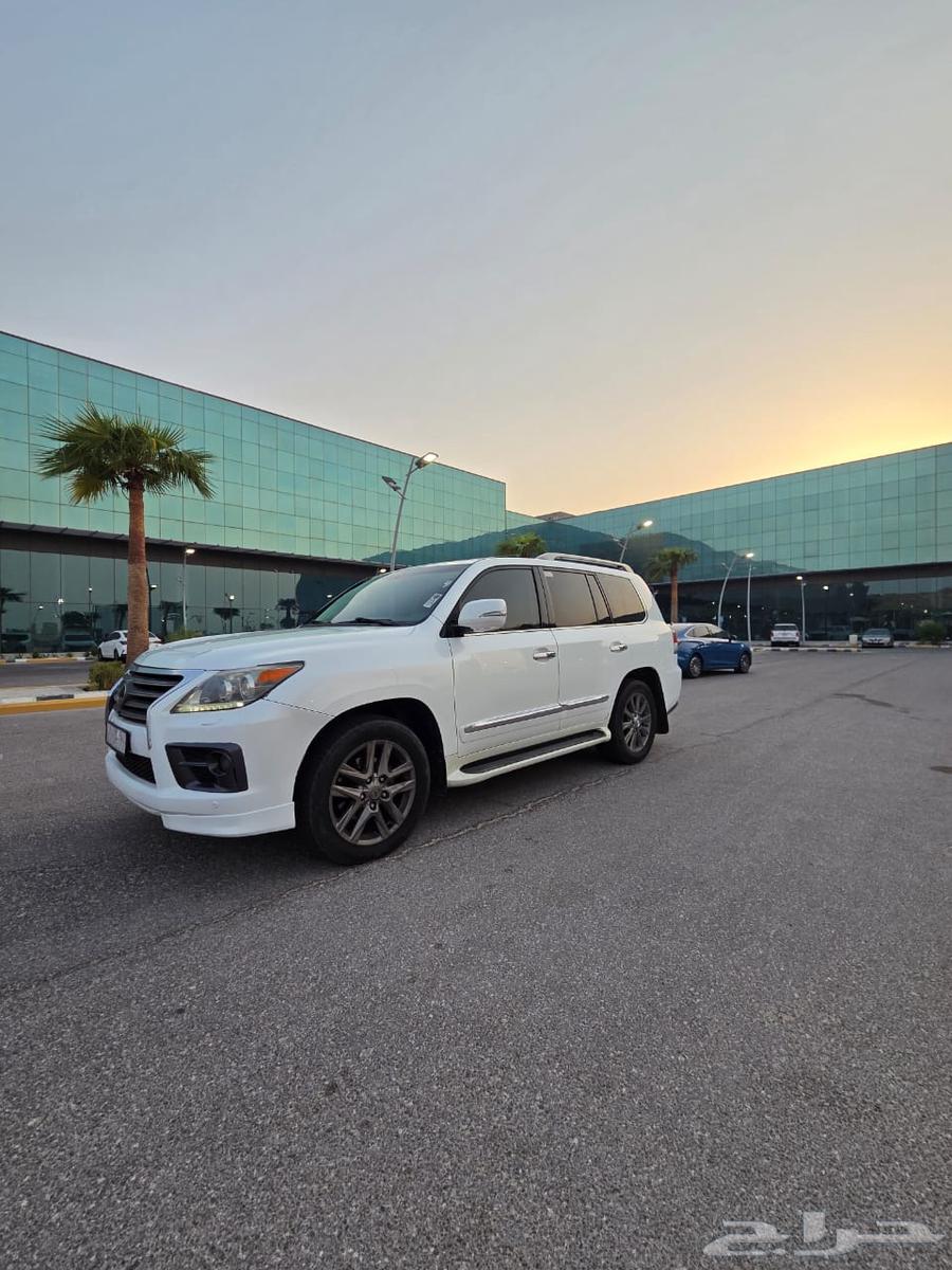 جيب لكزس 2013 فل كامل (وارد عبداللطيف جميل) نظيف..64499535554562111