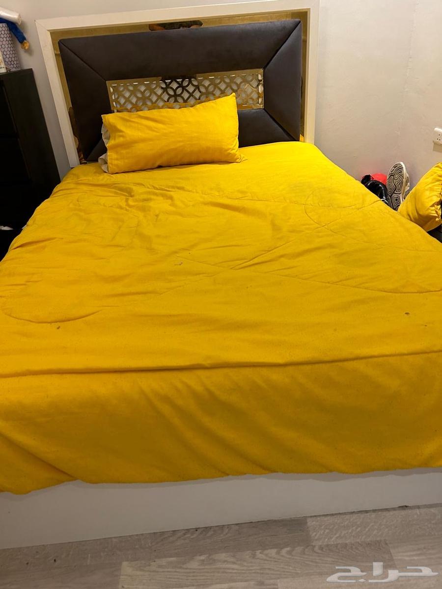 للبيع غرف نوم ودولابين ملابس وسرير وفرن كهربائي ومعدات اخرى64351441985282110