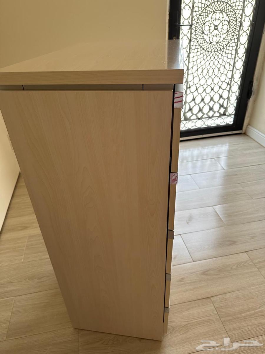 دولاب شوفونيرا مع ارفف هدية64358957846530111