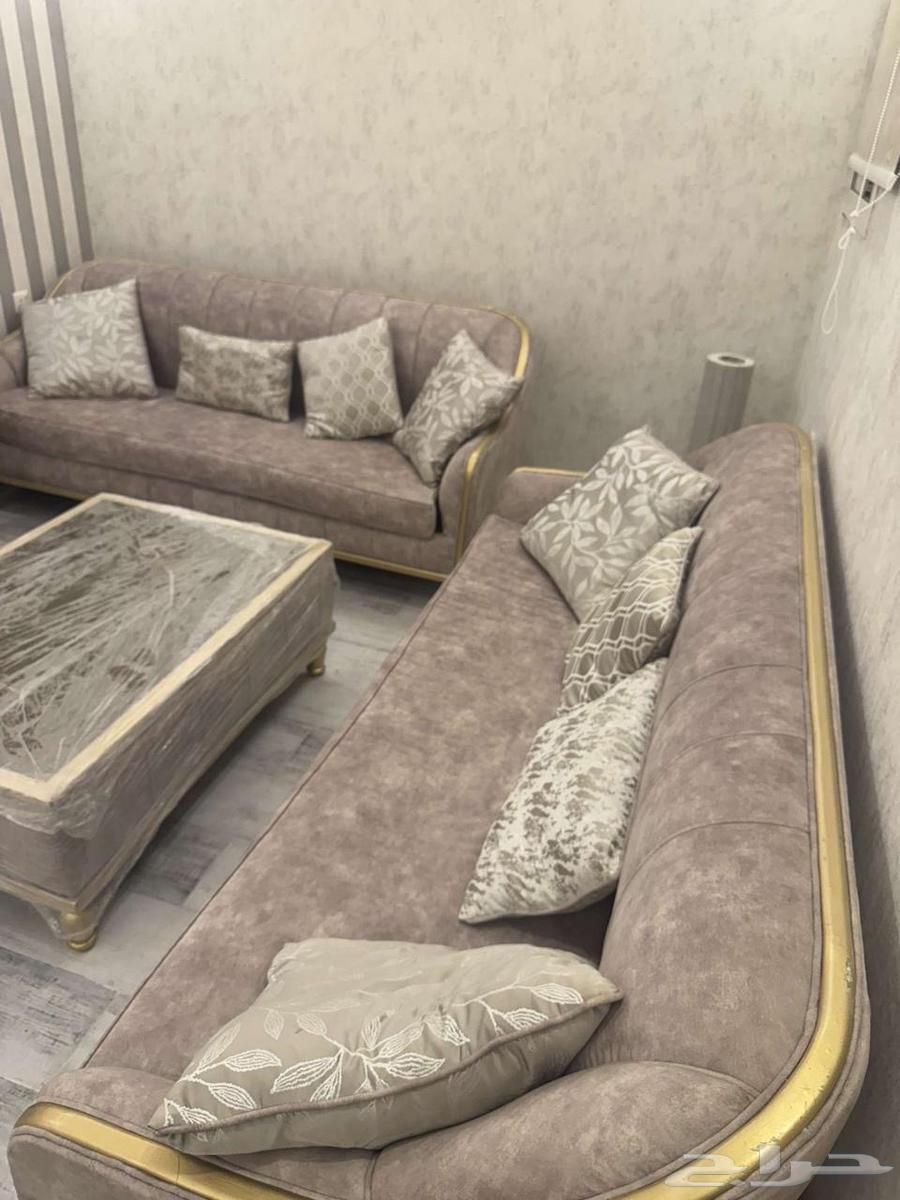 كنبين وطاوله وكرسيين64356121689347110