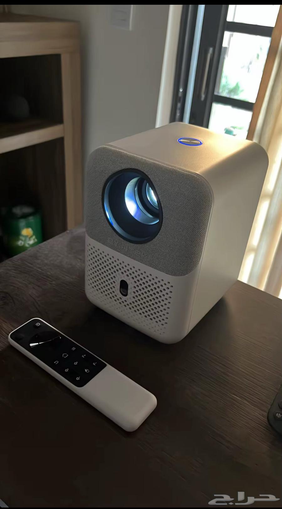 Projector64350764104579112