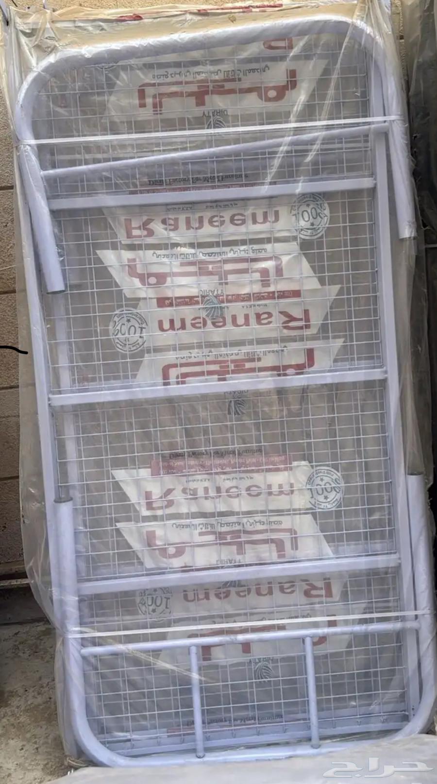 دولاب بحاله جدا ممتاز و سرير حديد ( سعرهم 300 ريال الاثنين64362996615298111