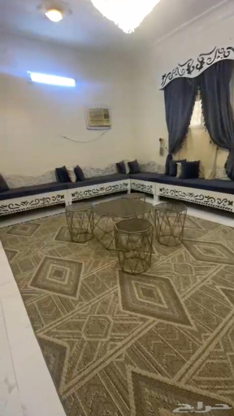 Chairs with tables for sale64369082678530113