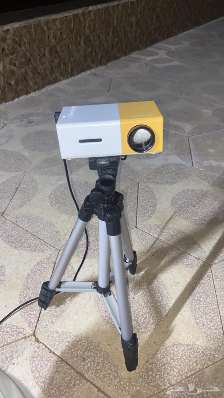 Mini Projector and 180 cm Screen64371496610817111