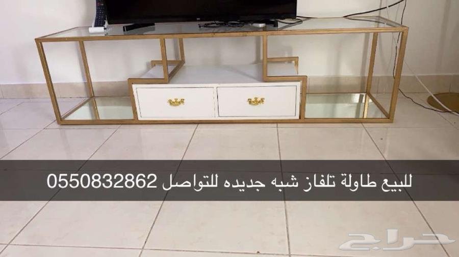 للبيع طاوله كبيره مع 4 خدمه وطاولة تلفاز64371481790595110
