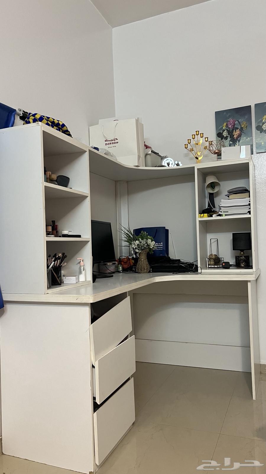 Office table64362832848641110