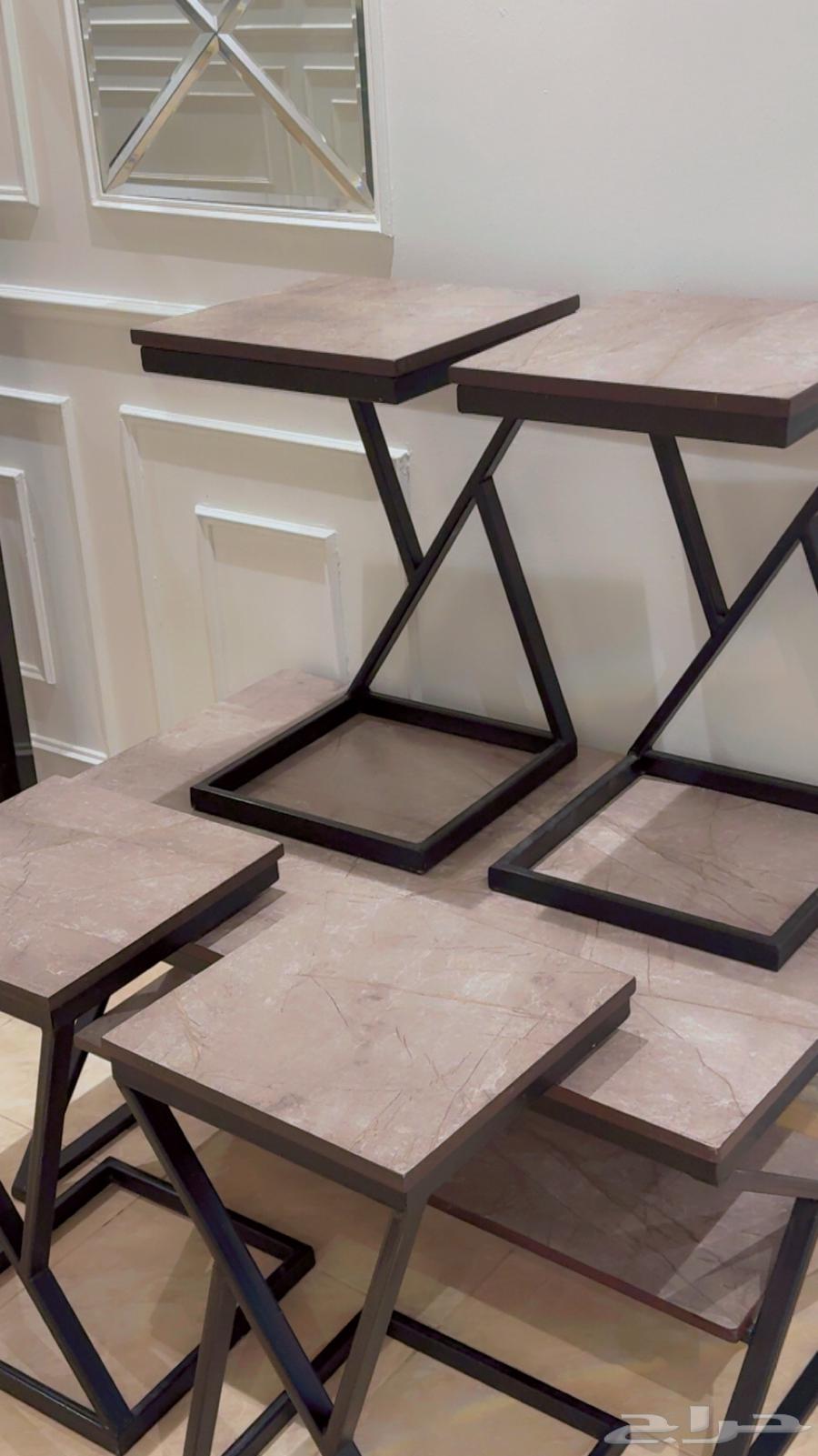 طاولة ضيافة مع 4 خدمة64372755483650110