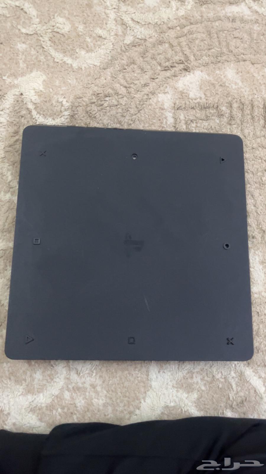 سوني 4 مستعمل فيه مخشات خفيفه64371350241921112