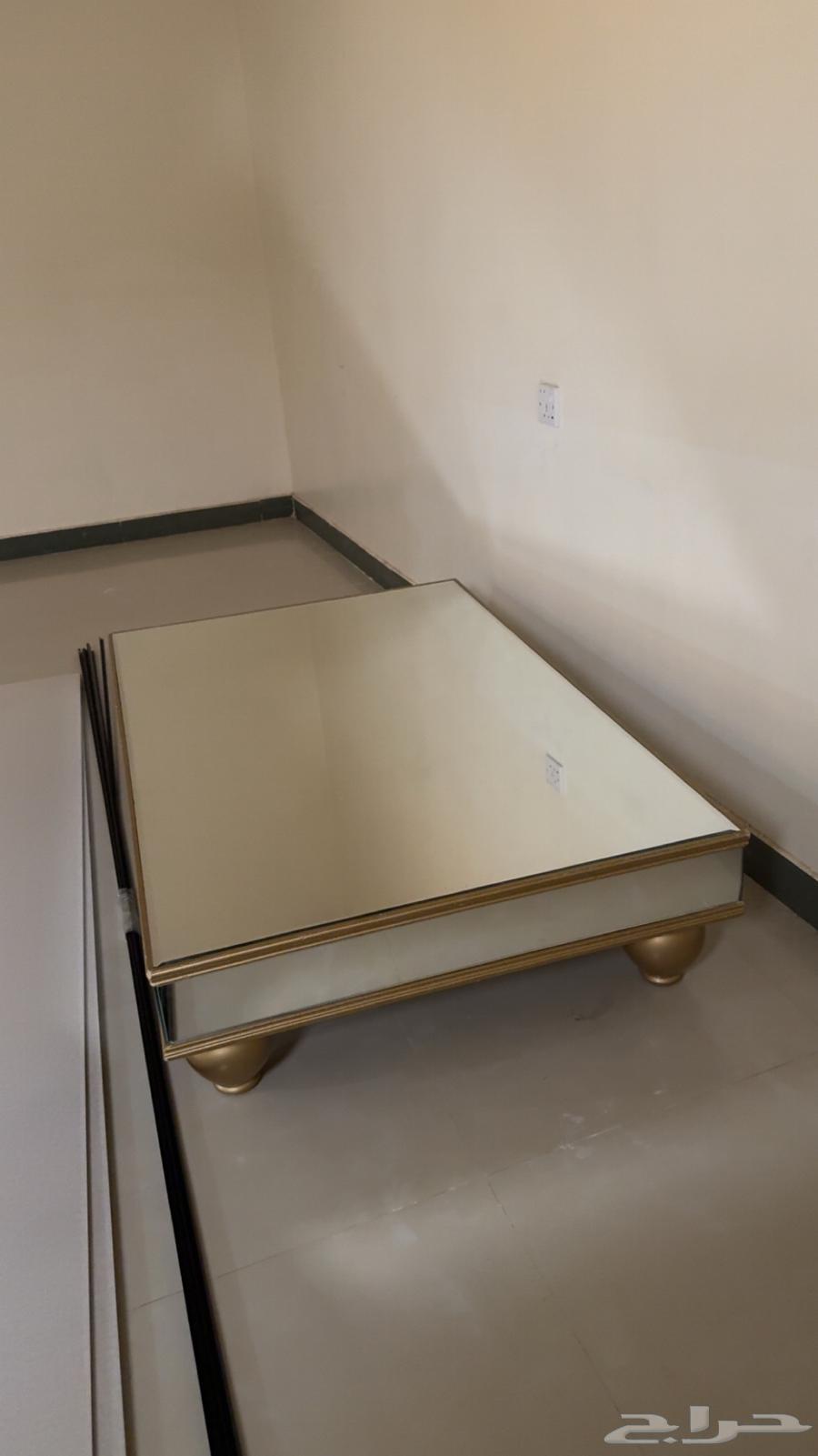 طاولة ومدخل64369484443906112