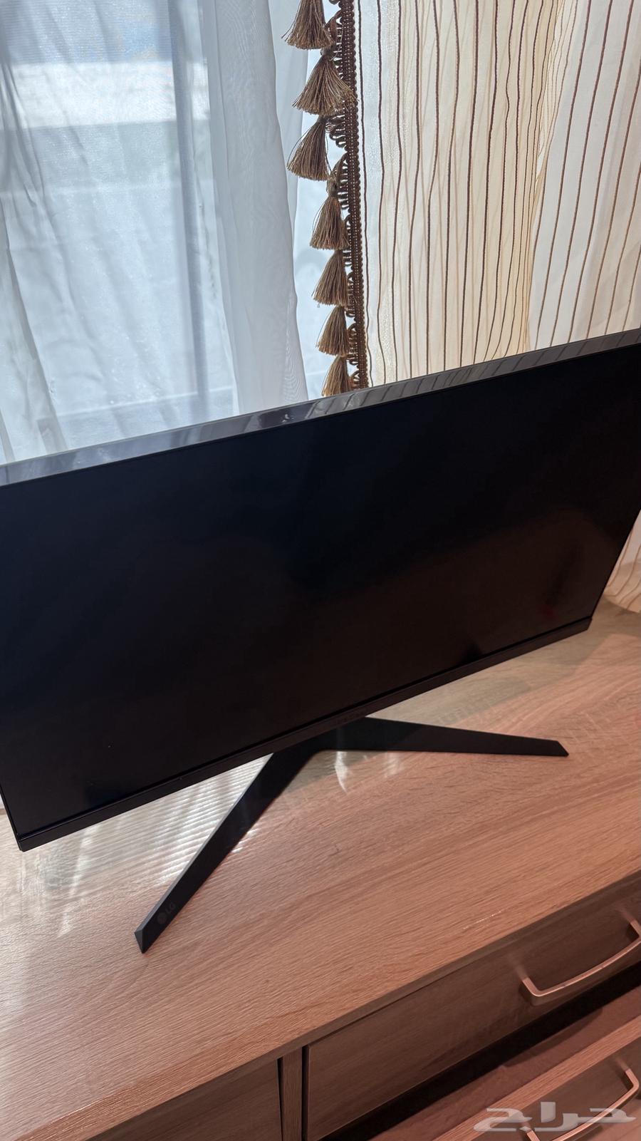 شاشه للبيع 180hz64368354296321110