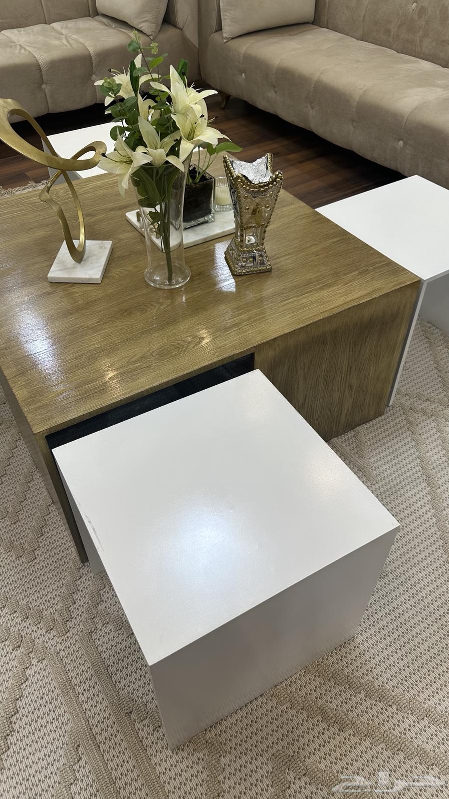 Selling a majlis table with four side tables64375318962049111