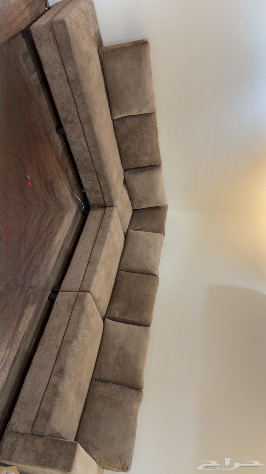 L-shaped sofa three meters by four meters clean with a slight note64369893400961110