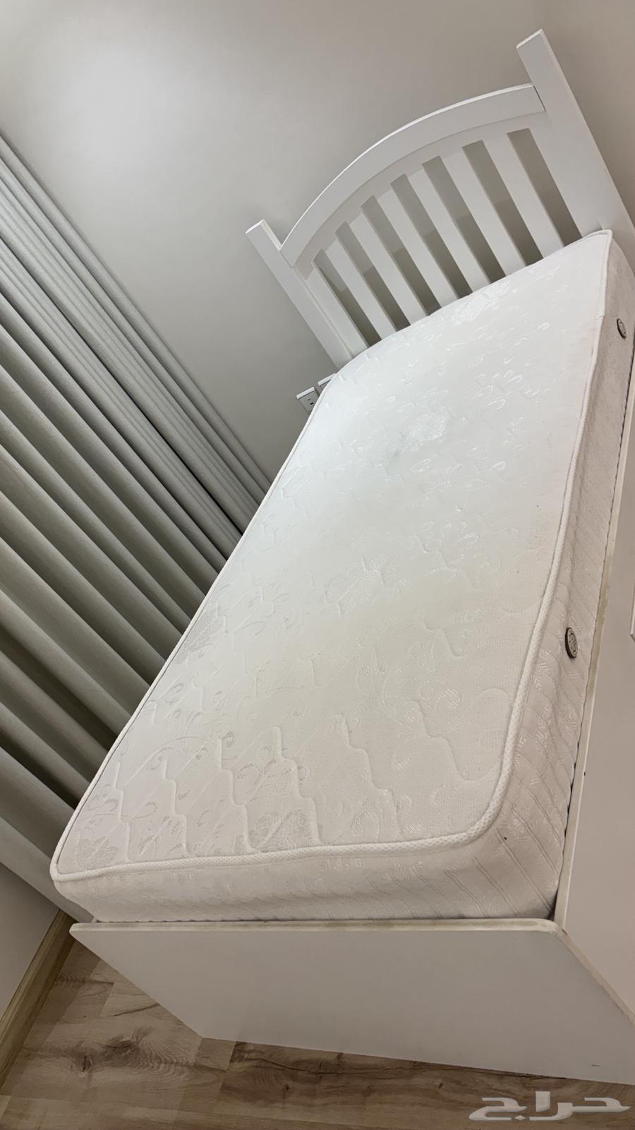 سريرين بيضا مع مرتبة64373668968579113