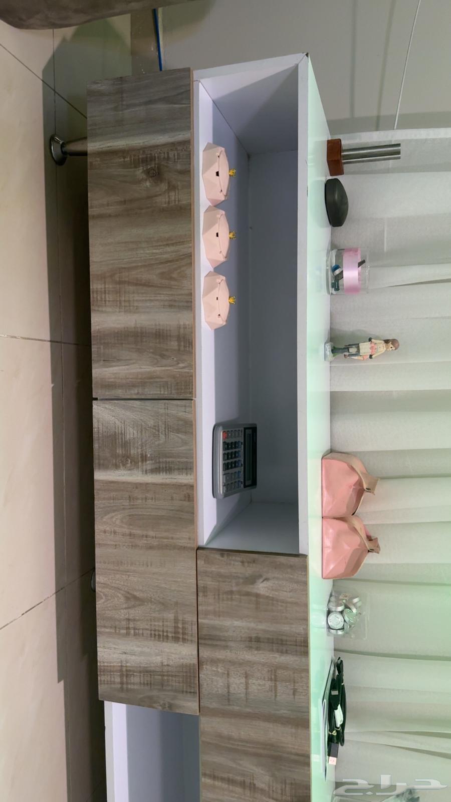 سرير اطفال مع المرتبه وطاوله تلفزيون64371394211587113