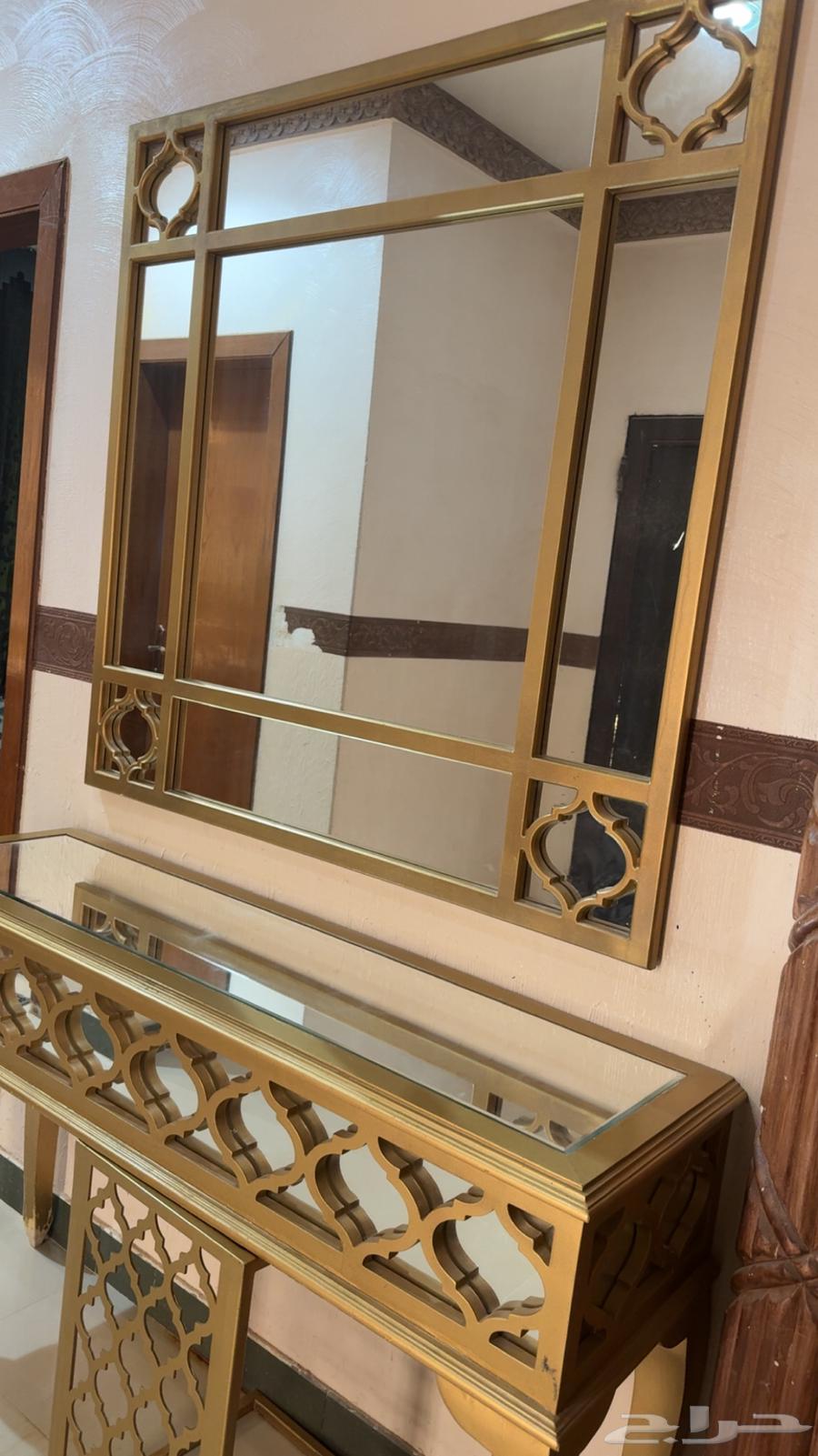 طاولة ومدخل64369484443906110