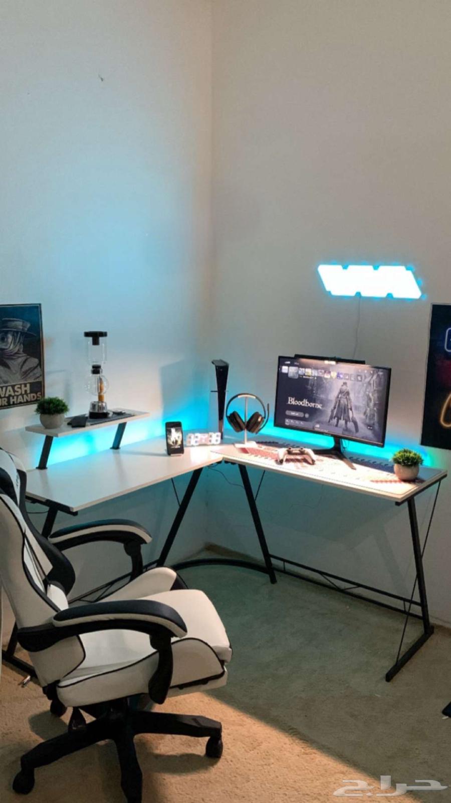 طاولة قيمنق L وكرسي قيمنق64373194878979110