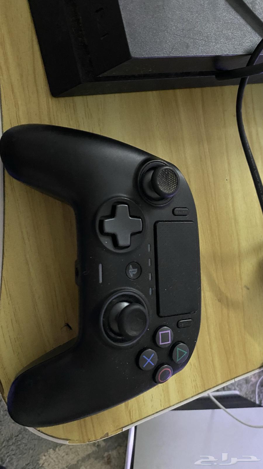 PS4 device with a professional hand64365410833537113