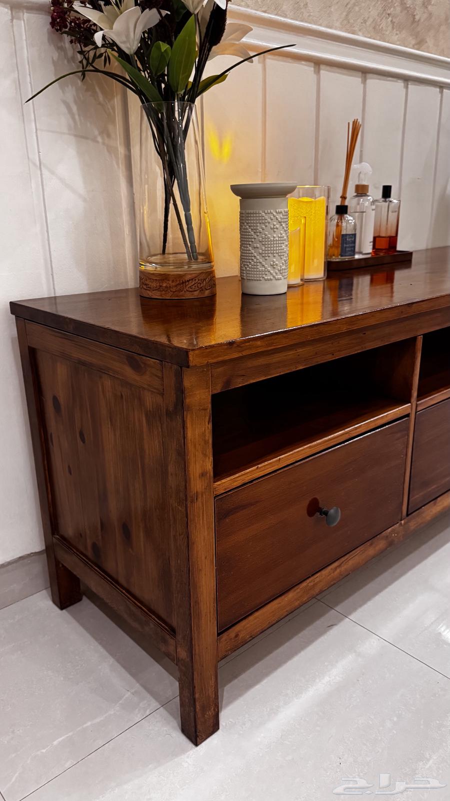 للبيع طاولة تلفزيون ايكيا64368296243201111