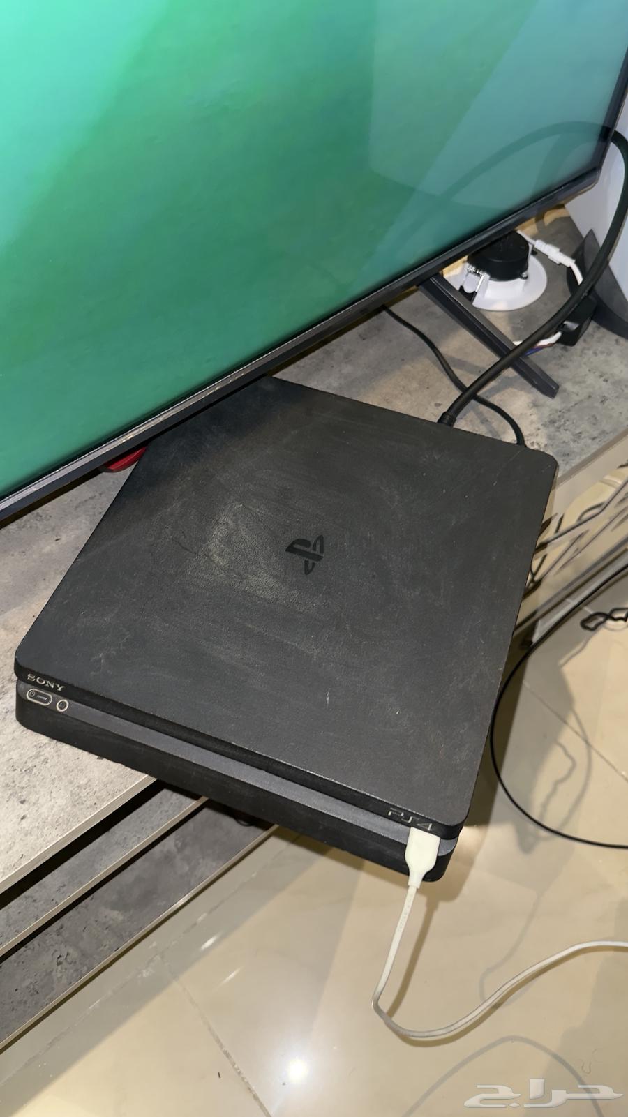 للبيع سوني 4 سليم مع 4 يدات64374979058179110