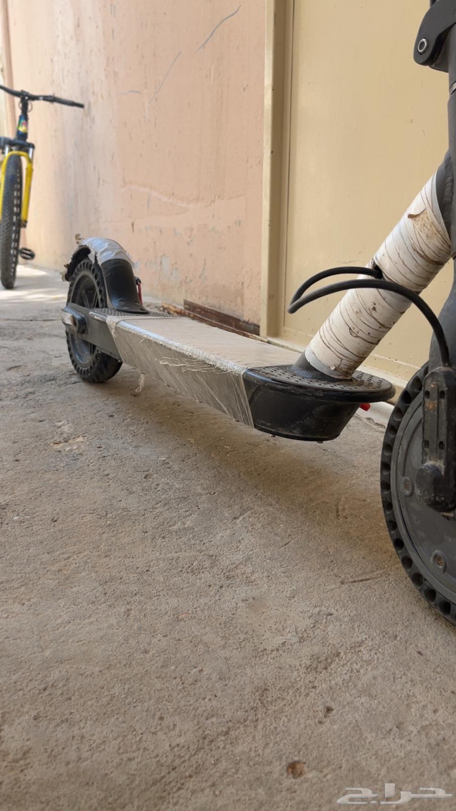 سكوتر نضيف فيه خراب بسيط إذا دعست مايمشي الشغله بسيطه64367216655489112