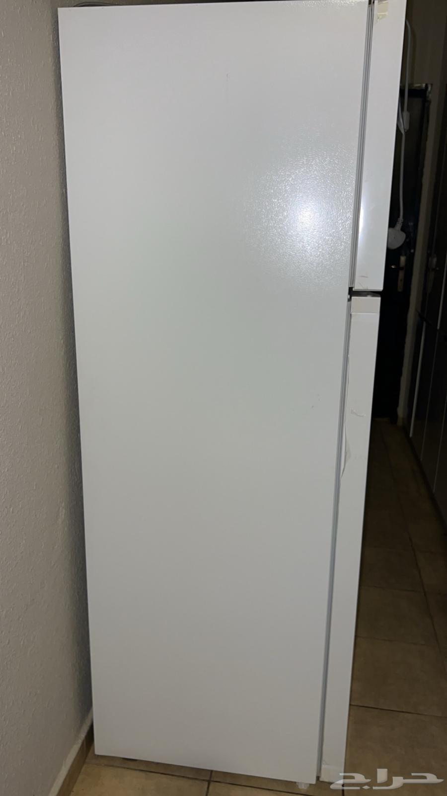 للبيع ثلاجة شبه جديدة64372871579779111