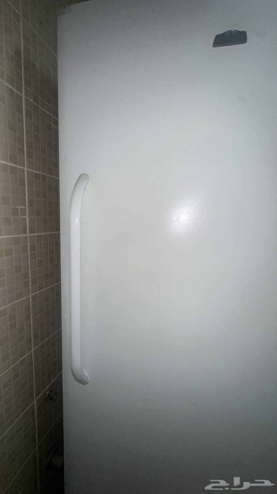 ثلاجه كلفينيتور شبه جديده. حجم كبير64376765659651112