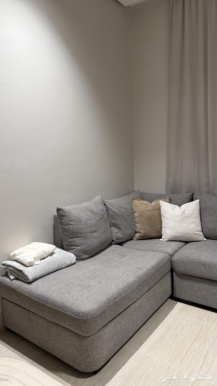 Gray sofa L64367158230017111