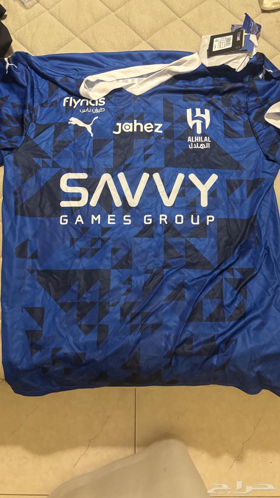 تيشرت نادي الهلال وفنيلة نادي الهلال شريتها من نادي مباشرة64372623945475111