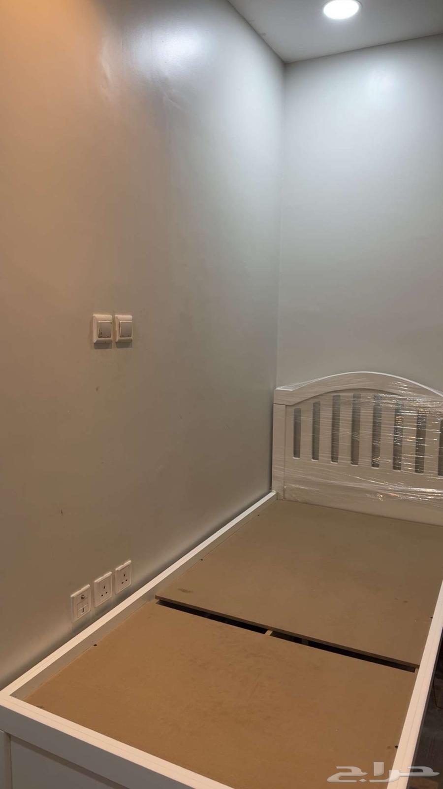 New bed, simple use64367332846210113